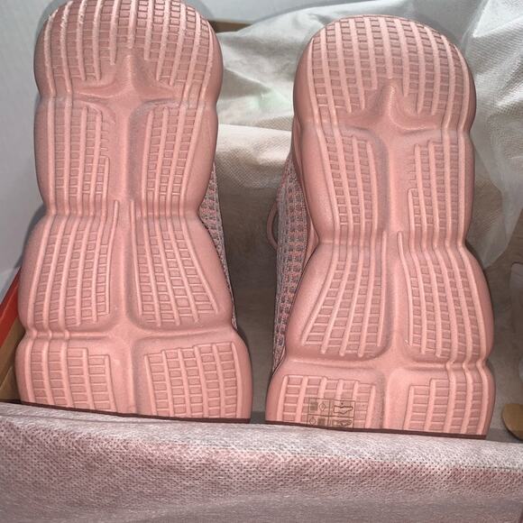 HUHV Flow 360 Ultra Cloud Runner‎ Shoes. Hibiscus (Pink) Grey. Women 13 Men 10 - Picture 5 of 15